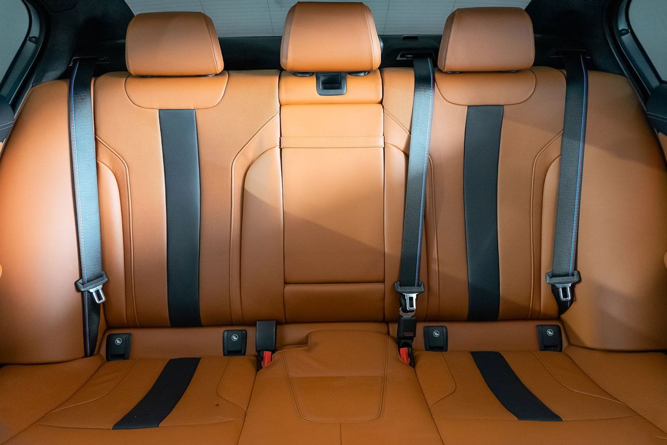 BMW M5 Competition 4.4L (617 HP)