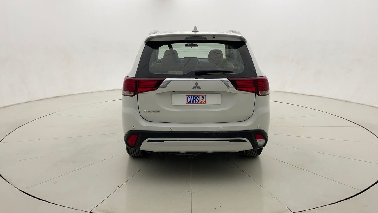 ميتسوبيشي آوتلاندر GLX MID LINE 2.4 | بدون دفعة مقدمة | اختبار القيادة في المنزل