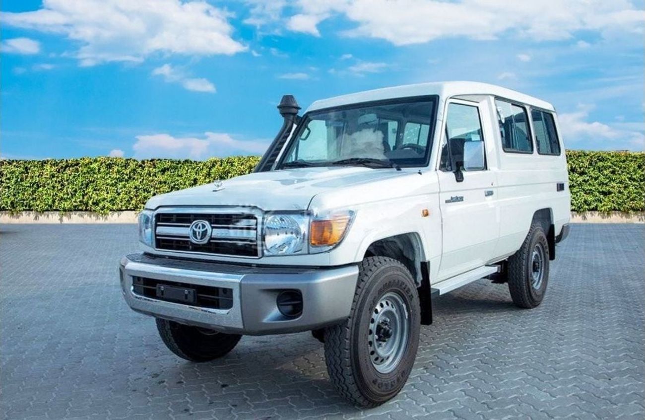 Toyota Land Cruiser 70 V6, 4.0L, PETROL, M/T, 2025 MODEL, 9 SEATS