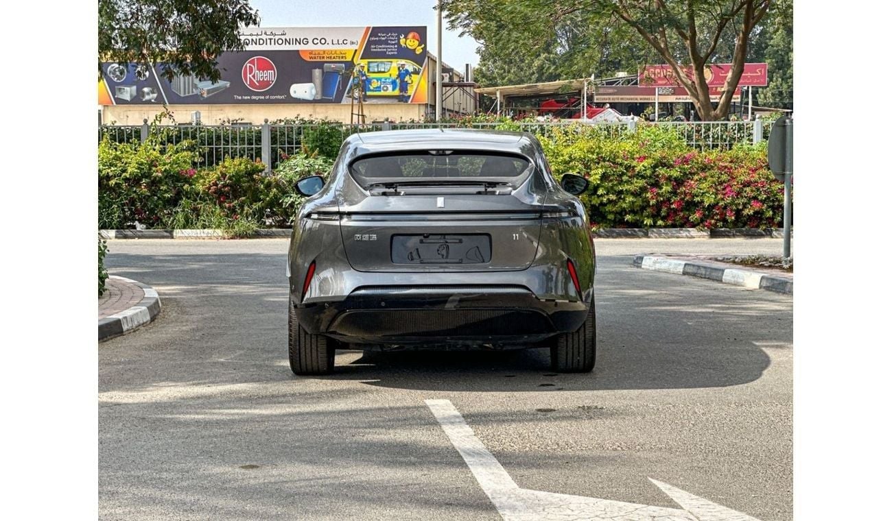 Avatr 11 2023 USED AVATR 11 AWD (12,000 )/ 90 kW.h / 599 HP / RANGE (580 KM) / WARRANTY & SERVICE