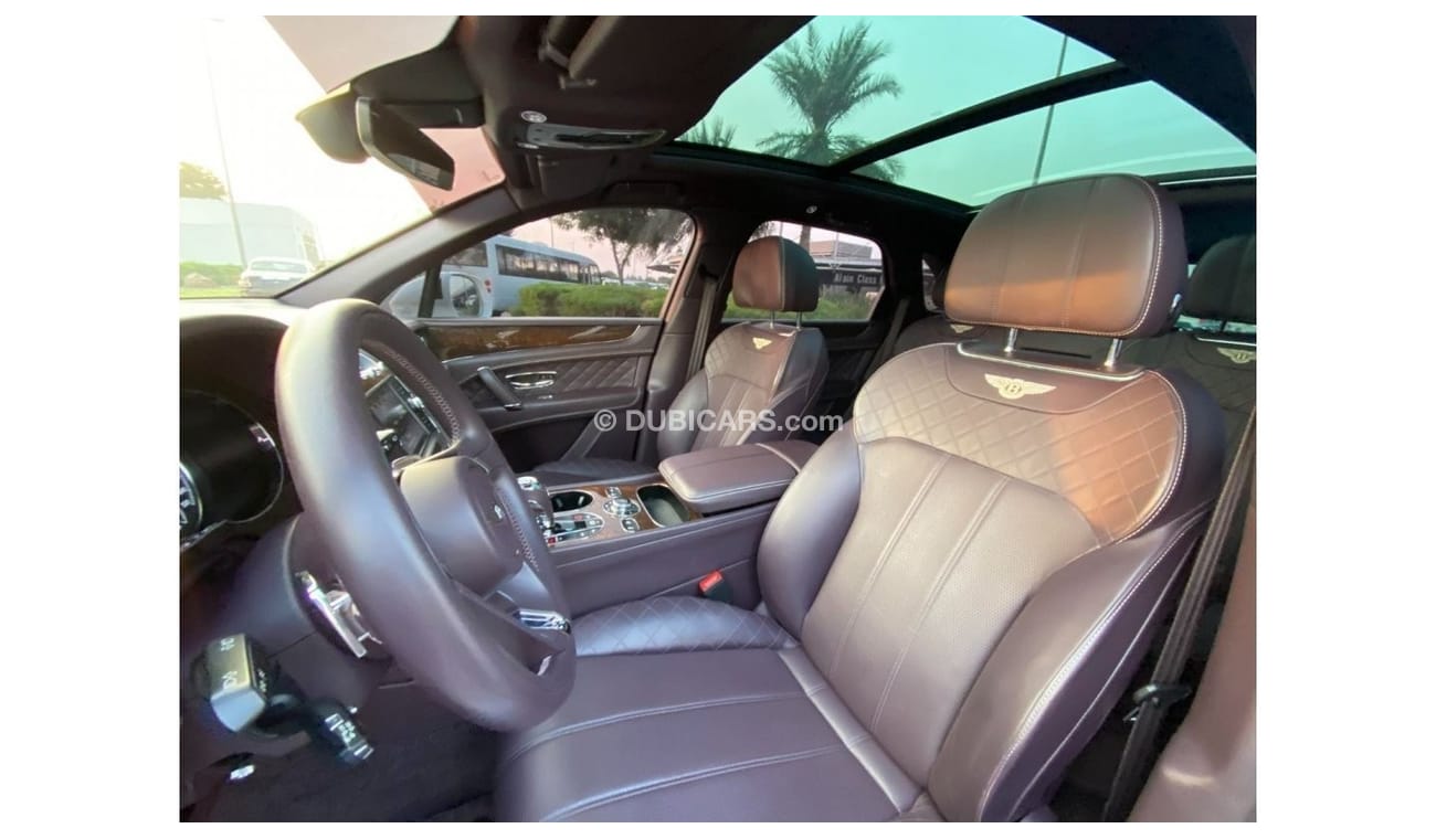 بنتلي بينتايجا سيجناتشر