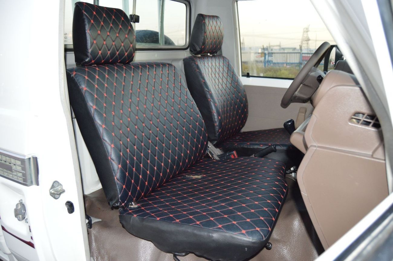 Toyota Land Cruiser Pick Up single Cabin