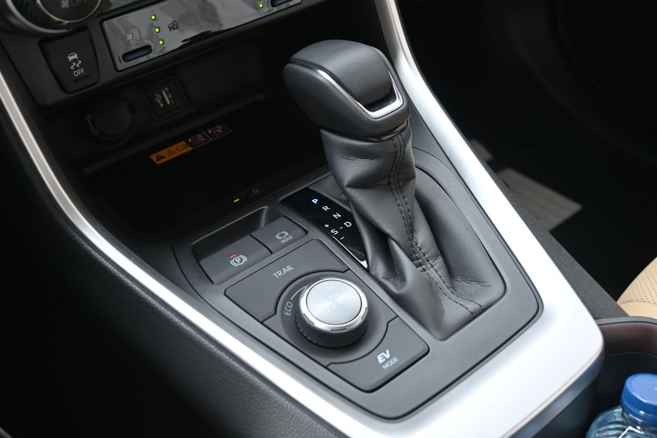 Toyota RAV4 Toyota RAV4 Limited 2.5L Hybrid, AWD, Model 2025 Color Black