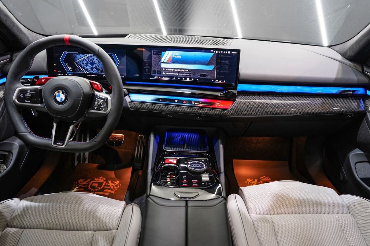 بي أم دبليو M5 Competition 2026 BMW M5 | HYBRID | Carbon Interior | Dealer Warranty + Service!!