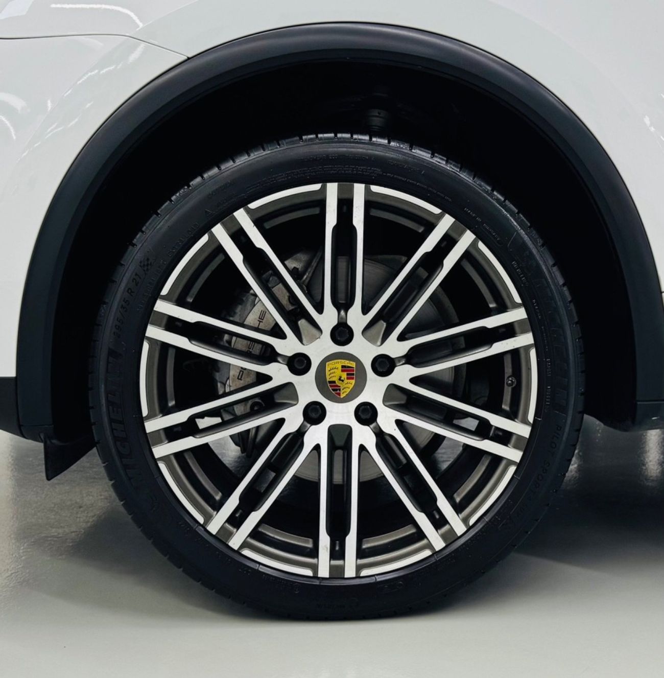 Porsche Cayenne Platinum Edition 3.6L