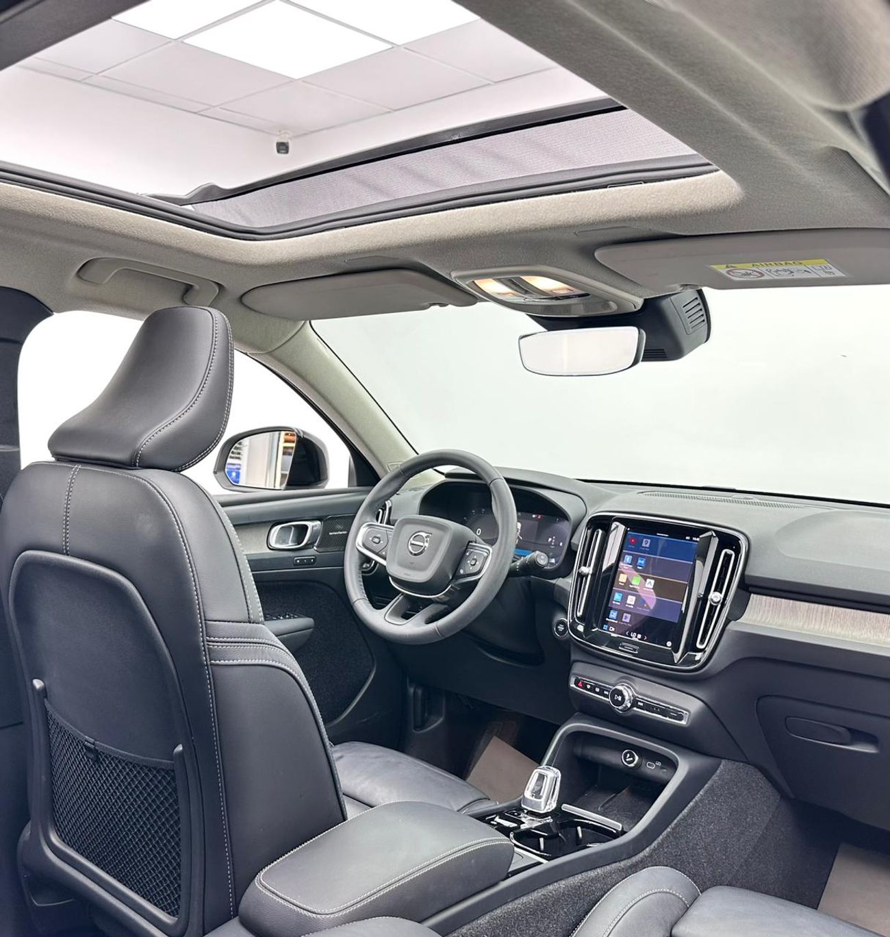 Volvo XC40 2023 Volvo XC40 B4 Ultimate Dark, 2028 Volvo Warranty, Volvo Full Service History, GCC