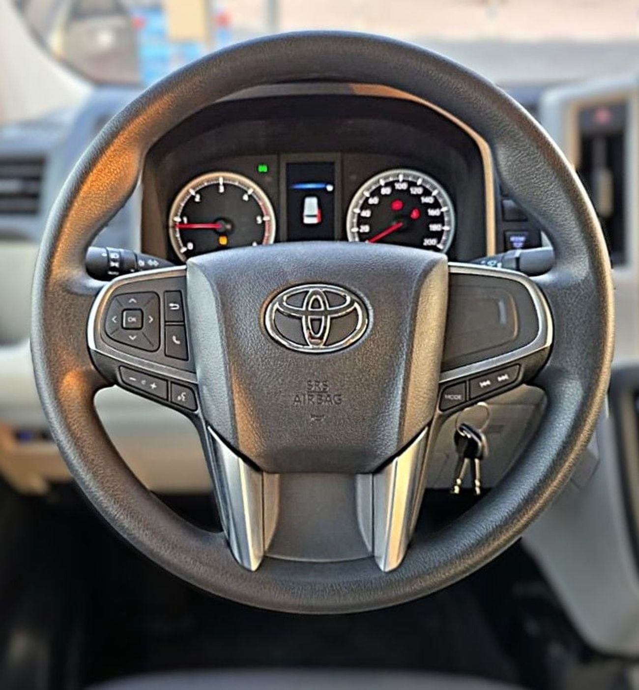 تويوتا هاياس GL Toyota Hiace High Roof Black Bump 3.5l M/T White color With MoonRoof 2026