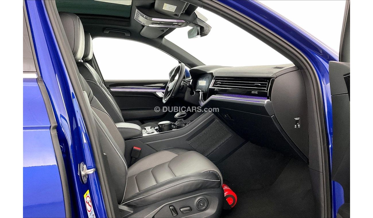 فولكس واجن طوارق R-Line | سنة ضمان مجانية | 0 دفعة أولى | سياسة الإعادة بعد 7 أيام