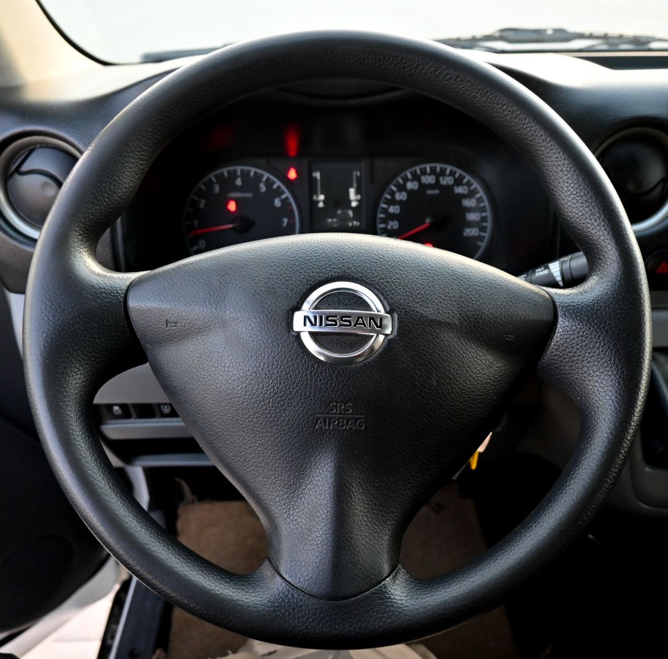 نيسان أورفان Panel Van Std 2.5L M/T (3 Seater) Petrol (5 Door)