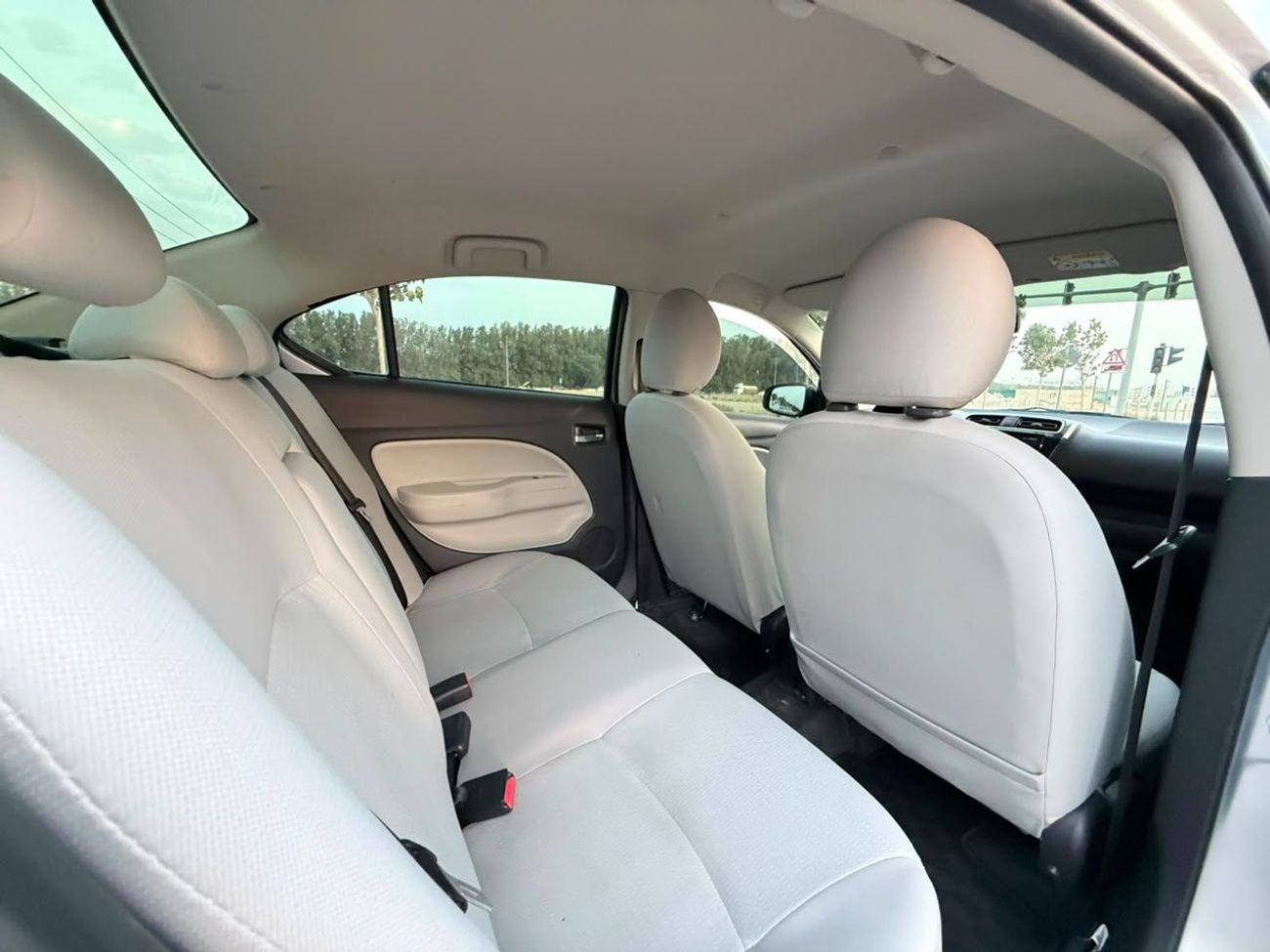 Mitsubishi Attrage GLX