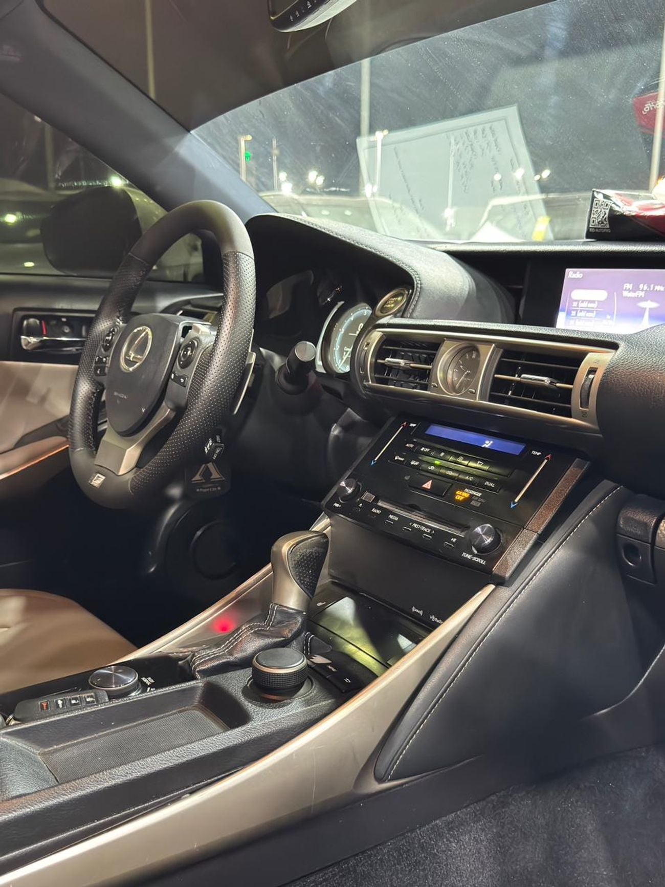 لكزس ISF ليكزس آي إس 250 فئة إف سبورت - قمة الأناقة الرياضية