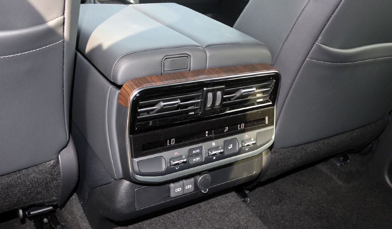 تويوتا لاند كروزر 2026 Model Toyota Land Cruiser (LC300) VX, 4.0L Petrol 4WD 6A/T