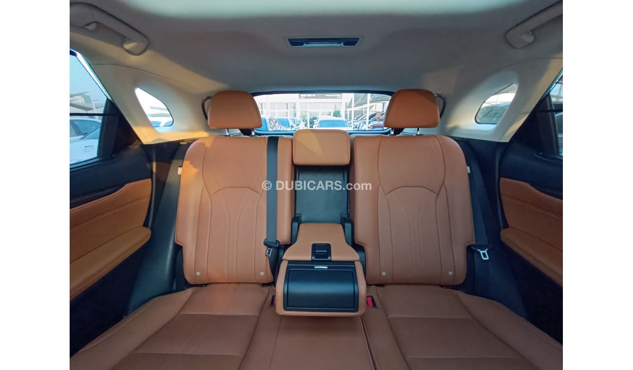 لكزس RX450h بالتينيوم