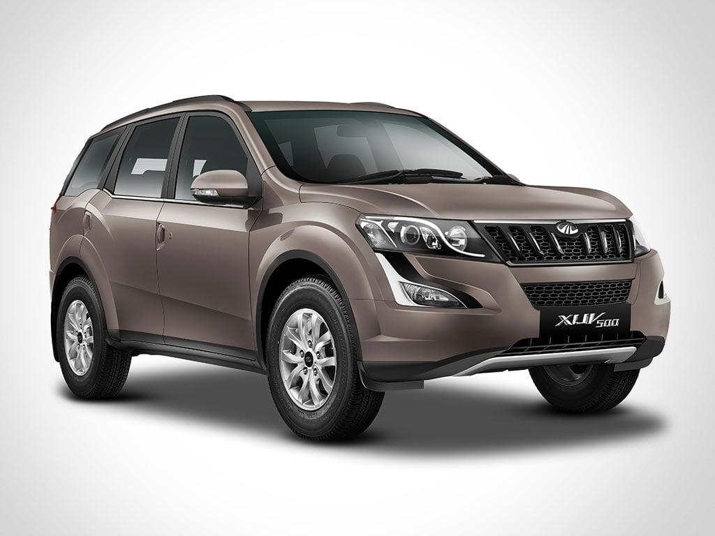 ماهيندرا XUV 500 exterior - Front Right Angled