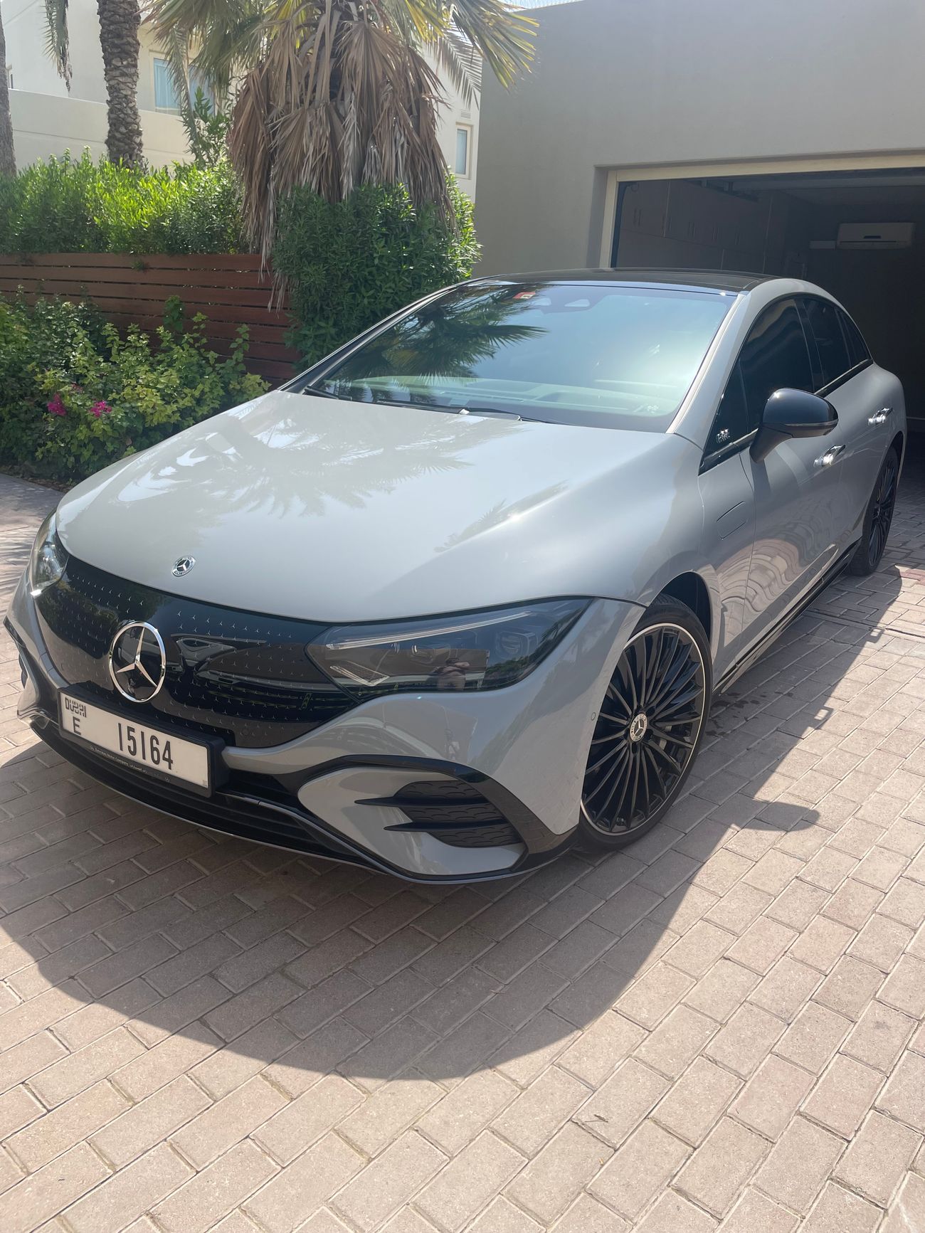 مرسيدس بنز EQE 350+ Premium +