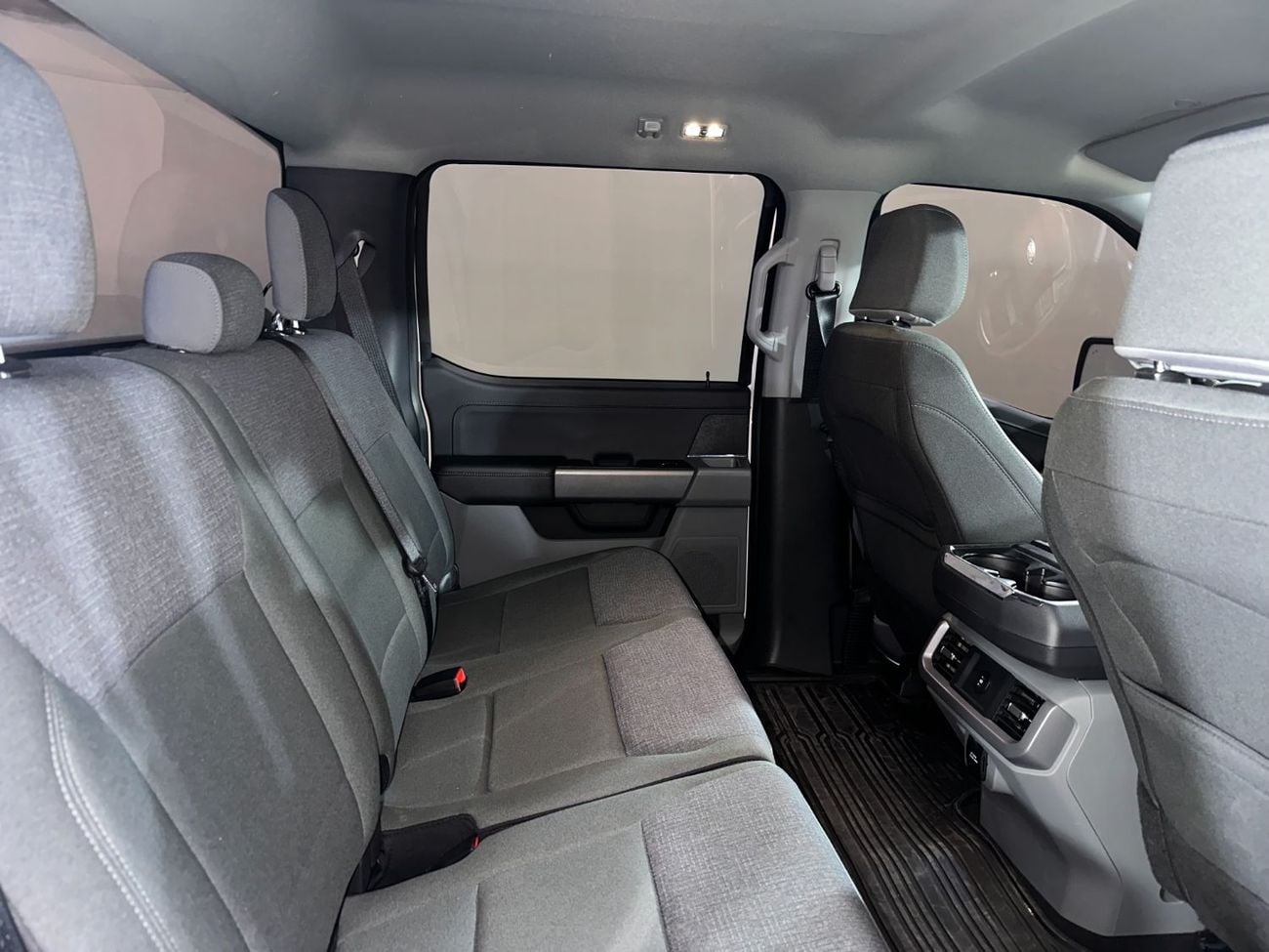 Ford F-150 XLT CREW CAB /F1-1325S/AL TAYER MOTOROS/ AL QOUZ SHOWROOM