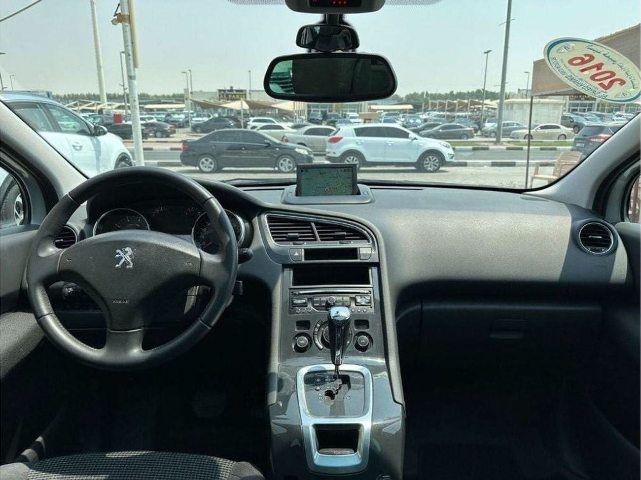 بيجو 5008 بريميوم خالية من الحوادث - خليجي - رقم واحد الفل - مكينة 1600 سي سي - السيارة بحالة الوكالة من الداخ