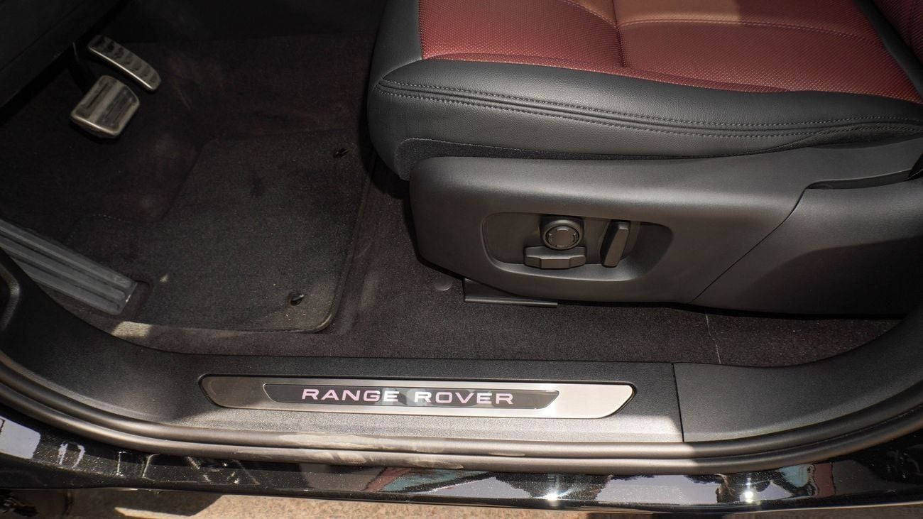 لاند روفر رانج روفر إيفوك SE P250 DYNAMIC 2025!! FIVE YEARS WARRANTY!! THREE YEARS SERVICE CONTRACT