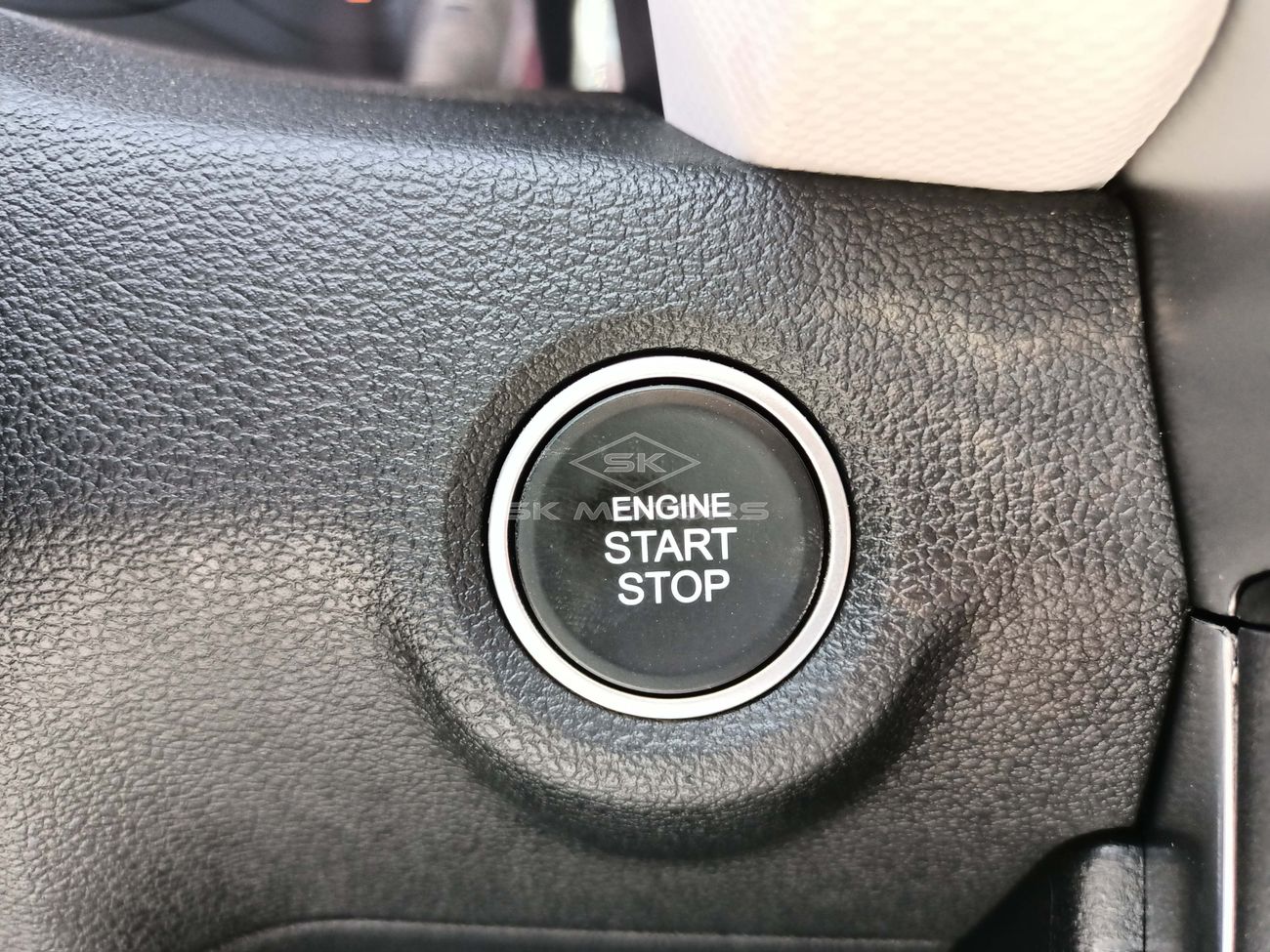 Hyundai Creta 1.5L, 16" Rims, LED Headlights, Front & Rear A/C, Fabric Seats, Rear Towing Hook (CODE # HC02)