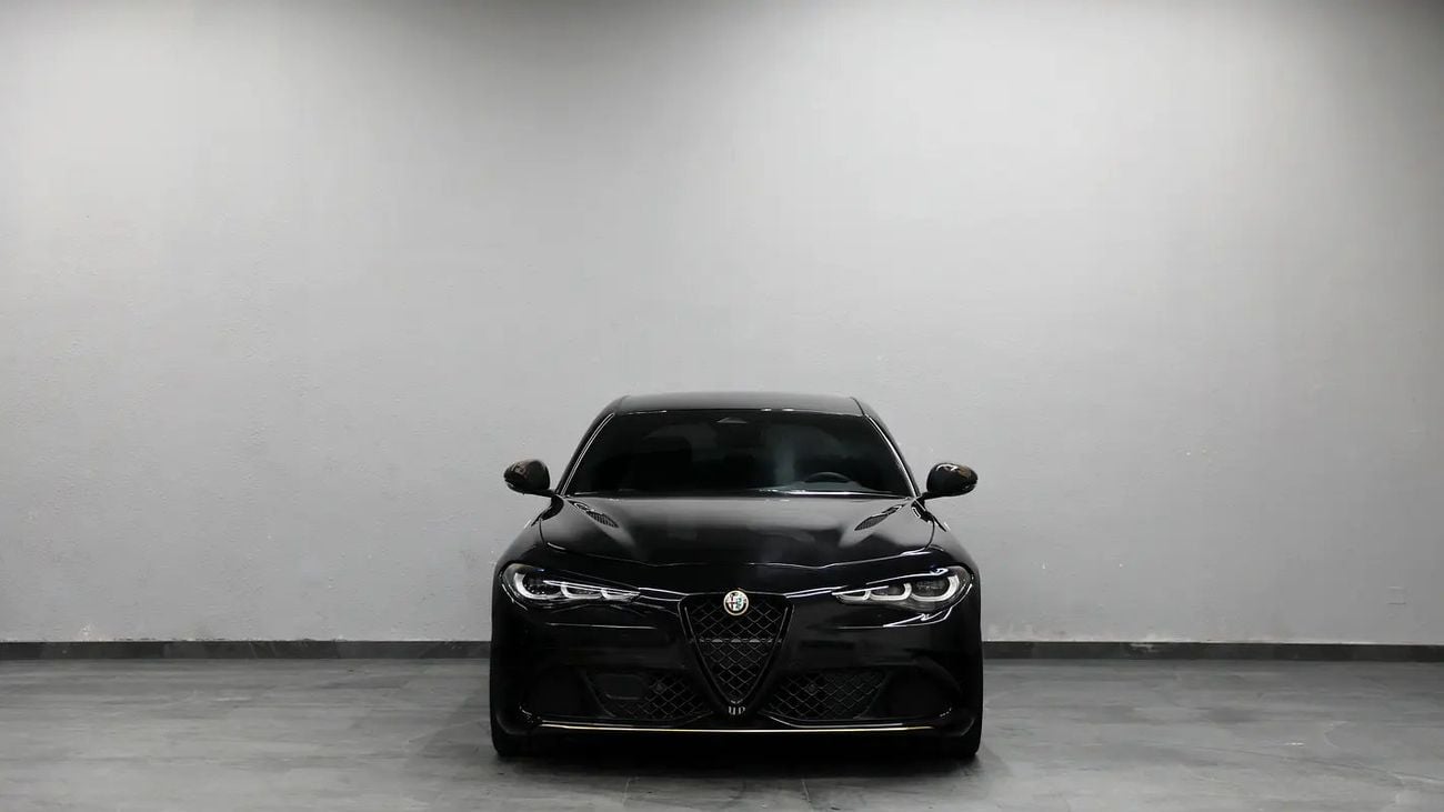ألفا روميو جوليا Alfa Romeo Giulia Quadrifoglio | GCC Specs | Brand New Luxury SUV