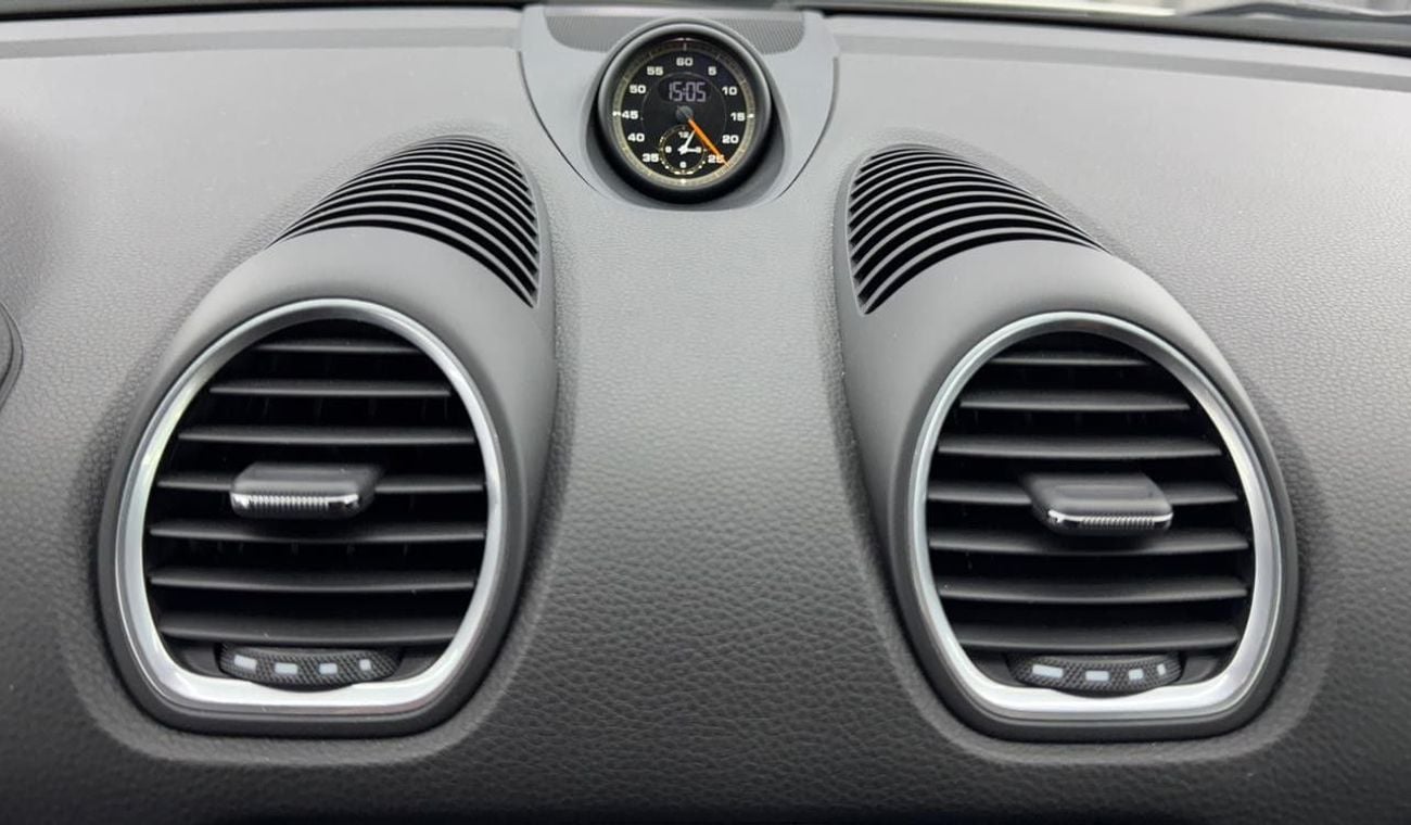 بورش كايمان 718 GT4 4.0L (420 HP) M/T