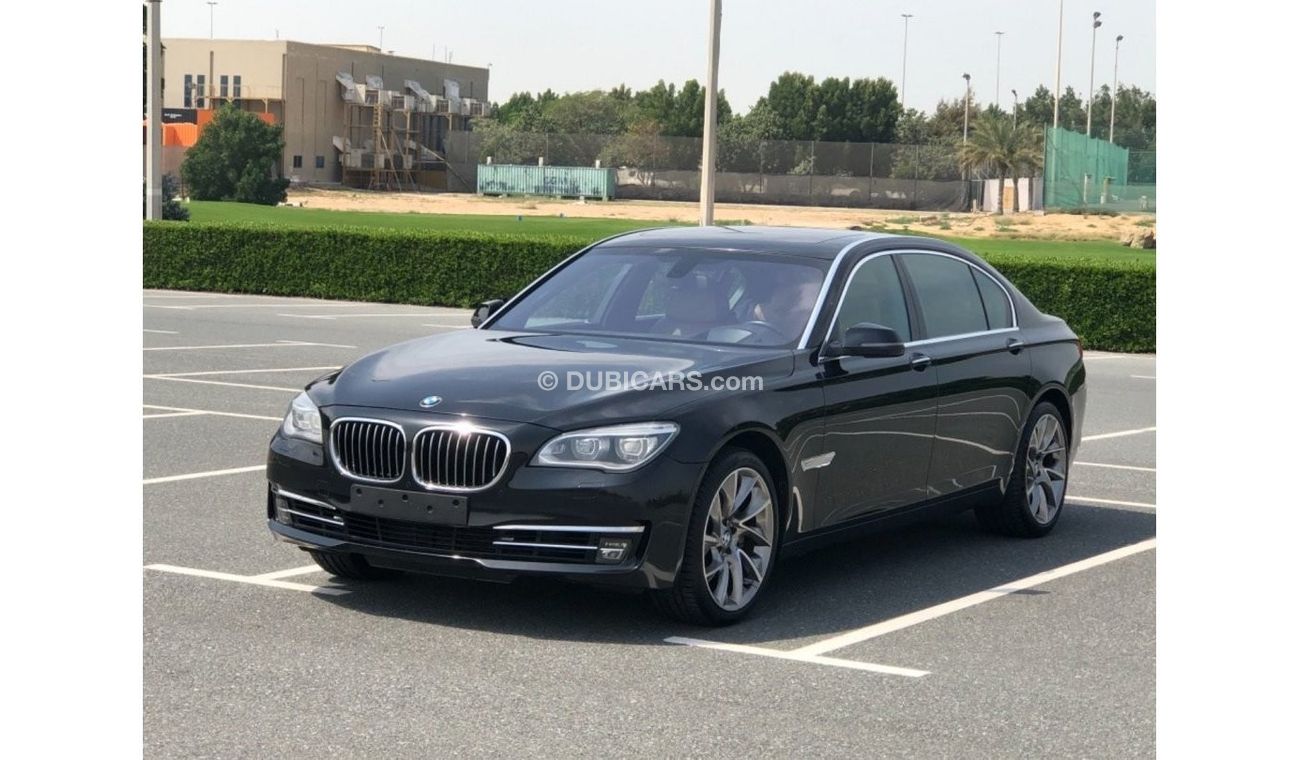 BMW 740Li Exclusive MODEL 2015 GCC CAR PERFECT CONDITION INSIDE AND OUTSIDE FULL OPTION SUN ROOF LEATHER SEATS