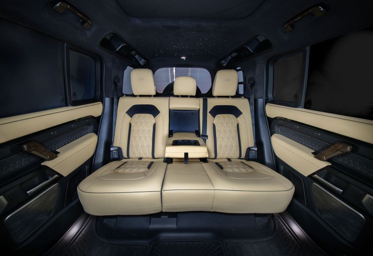 Land Rover Defender P400 110 HSE 3.0L (5 Seater) Limgene Defender |  A-pex Series – Falcon Edition | 1 of 28