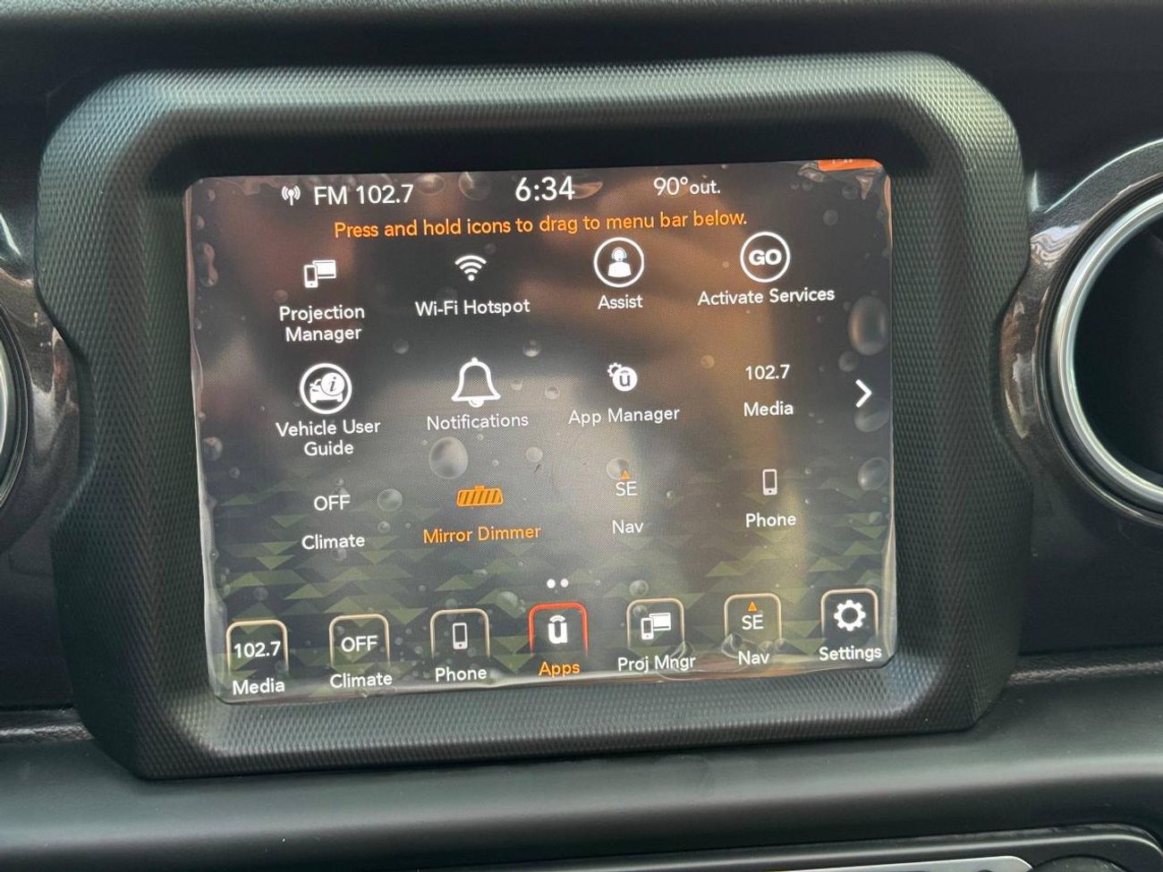 Jeep Wrangler Unlimited Sahara 3.6L 3.6L V6 / SAHARA / PANORAMIC ONE TOUCH ROOF / LEATHER / BIG SCREEN / LOW MILEA