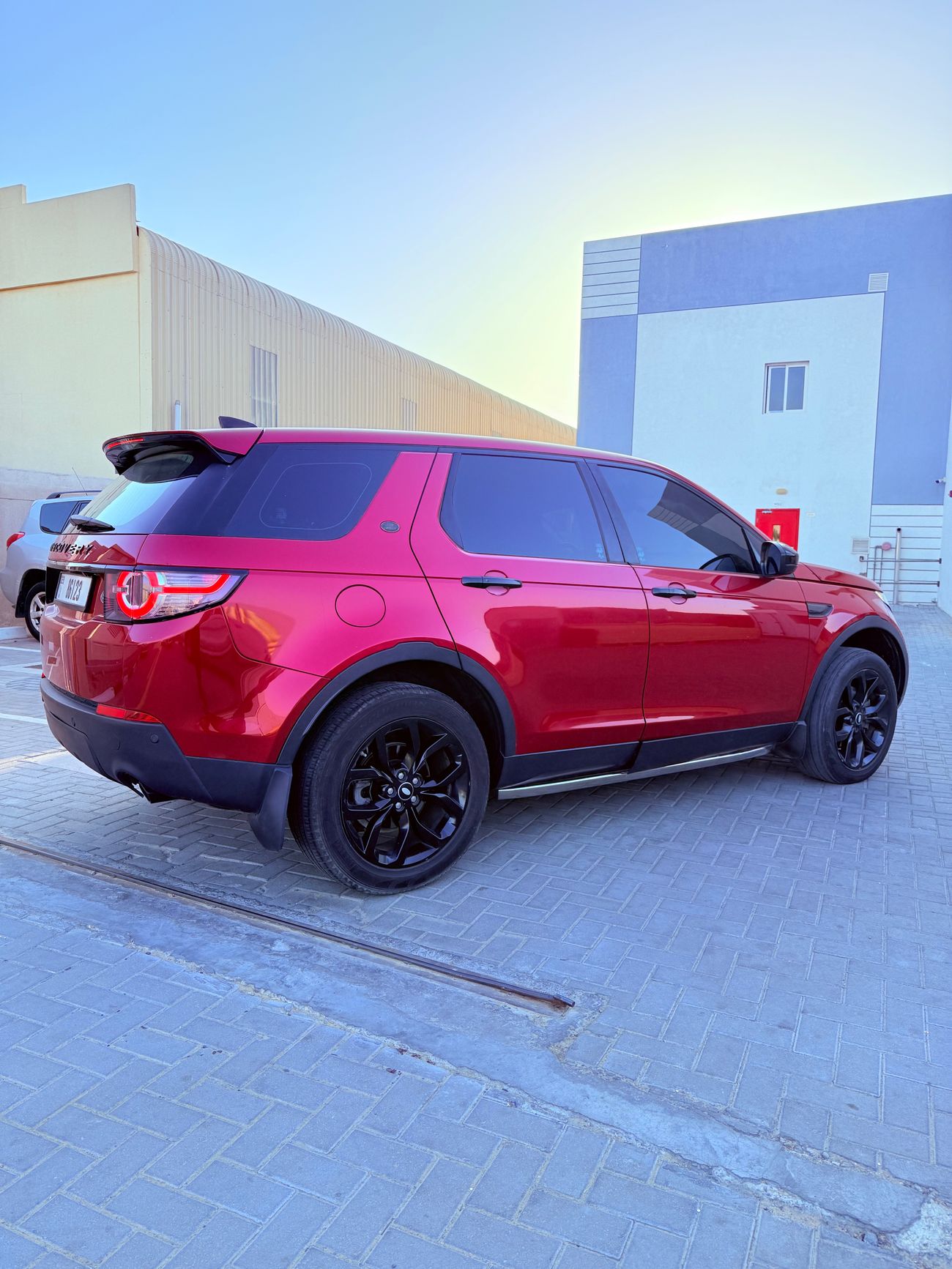 لاند روفر دسكفري سبورت Si4 HSE 2.0L (5 Seater)