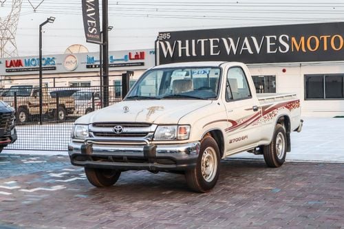 Toyota Hilux 2002 Toyota Hilux 2.7L (1TR-FE) Manual - Basic