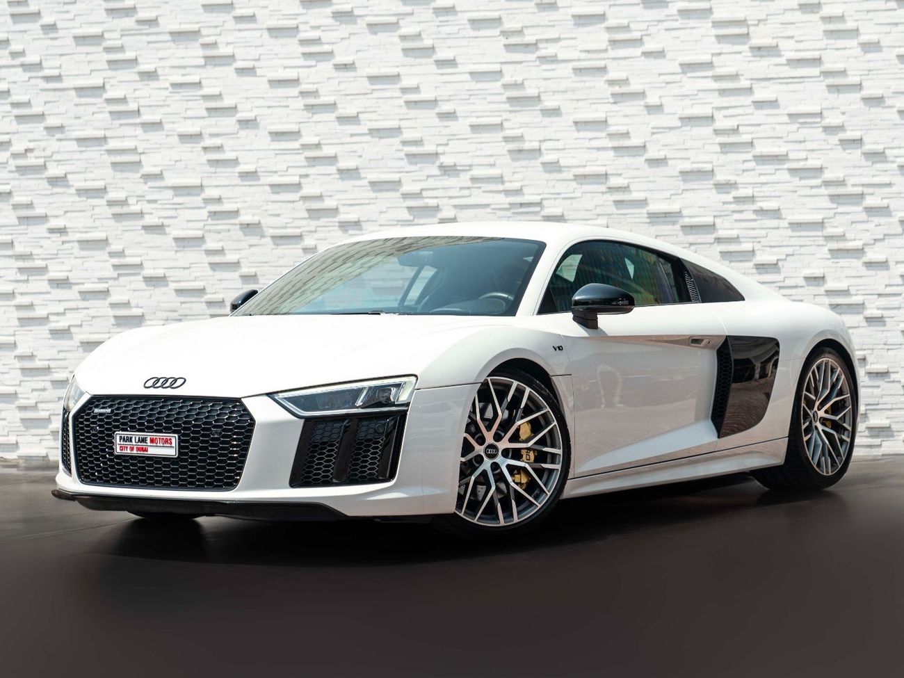 Audi R8 AED 8,861 PM • R8 V10 5.2L AWD • ONLY 60,000 KMS • FULL AUDI SERVICE HISTORY AND NEXT FREE SERVICE