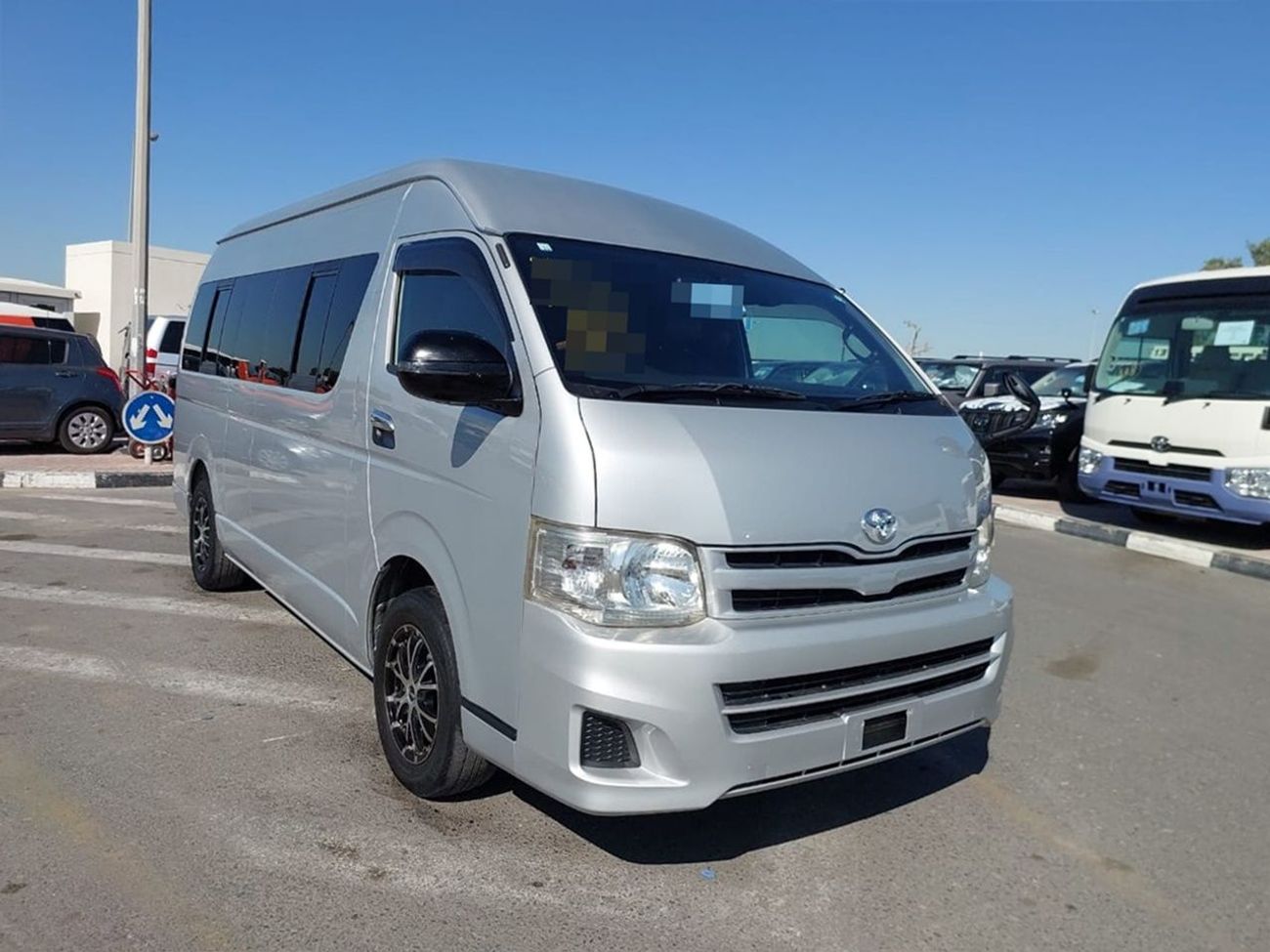 Toyota Hiace TOYOTA HIACE VAN RHD 2011 MODEL 3.0 L DIESEL AUTOMATIC(PM010795)