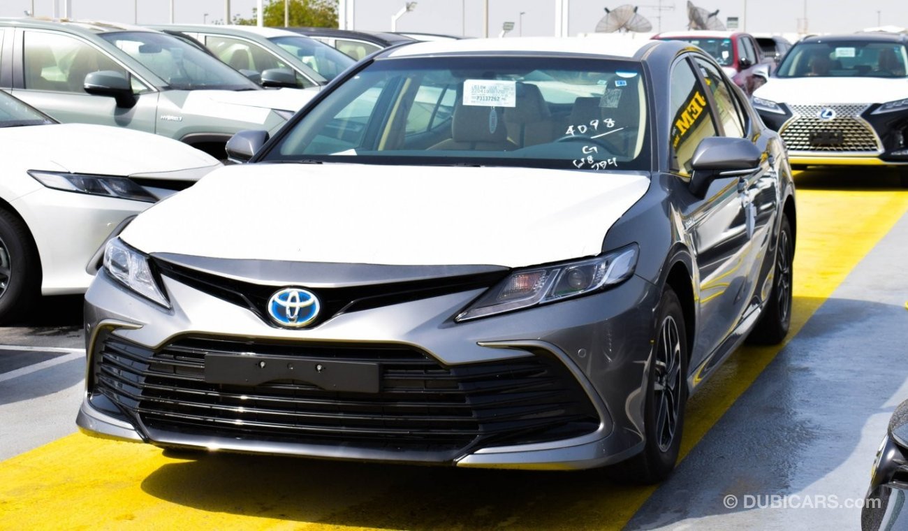 Toyota Camry LE Hybrid 2.5 L