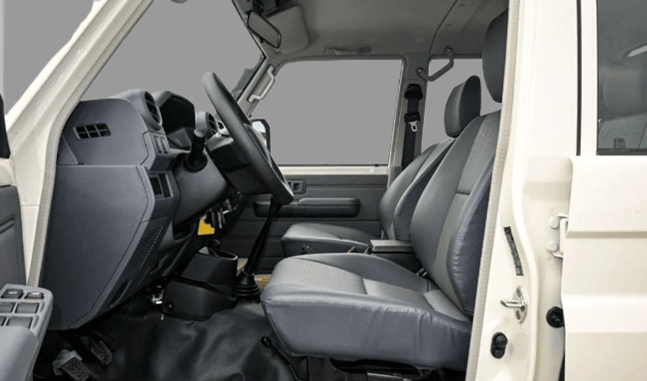 Toyota Land Cruiser Pick Up ECTGEN007 - 2025 Toyota LC79 Double Cab Pick Up - 4.2L Diesel Manual - White