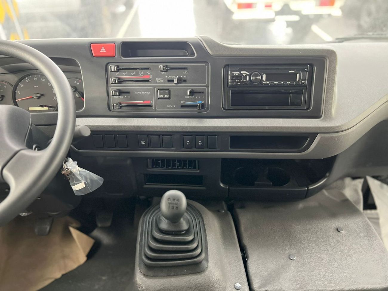 تويوتا كوستر EXPORT ONLY - Coaster 4.2L V6 DSL MT