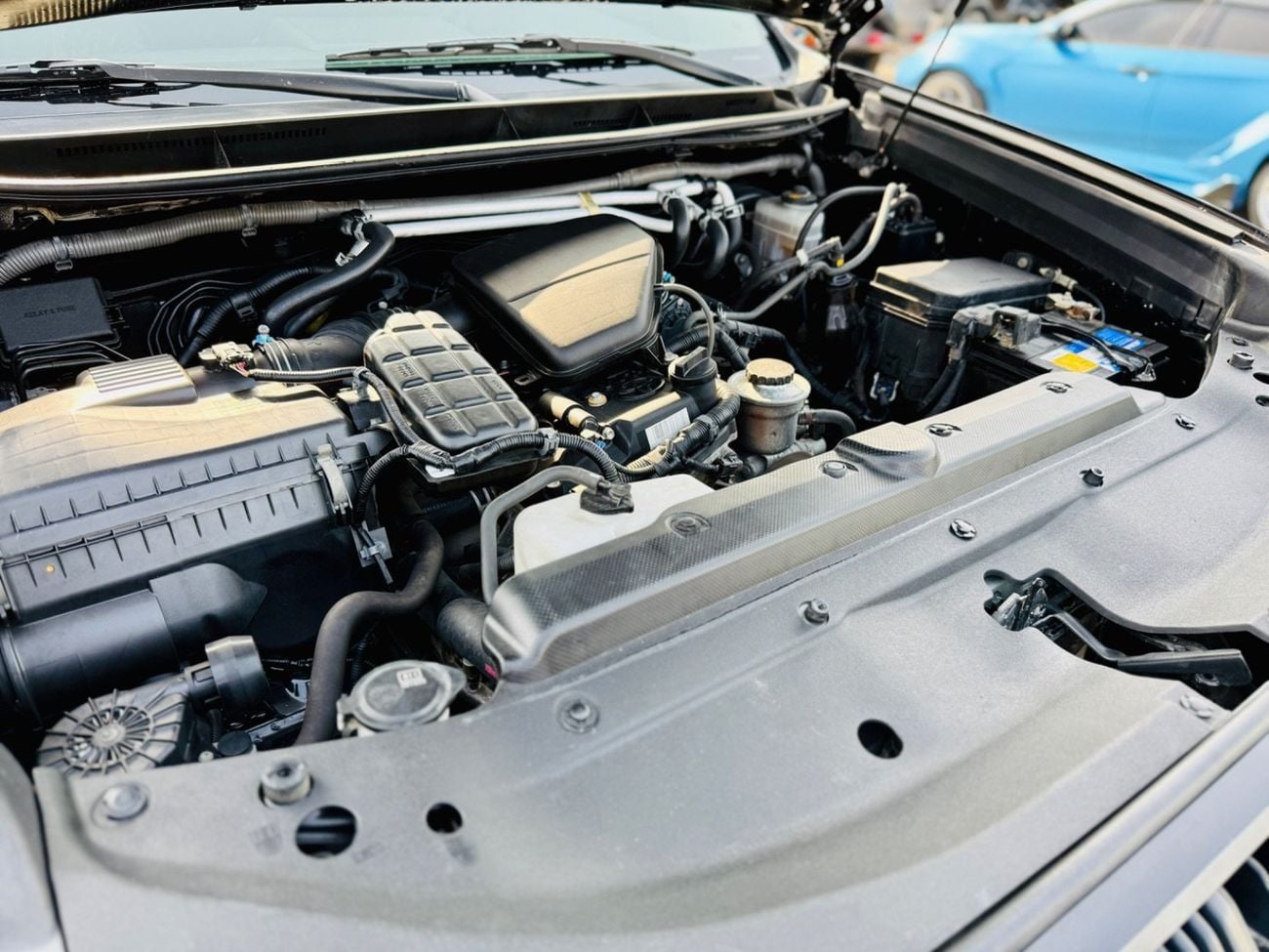Toyota Prado VXR Toyota Prado Fuel Petrol cylinder 4 black colour outside and beige inside