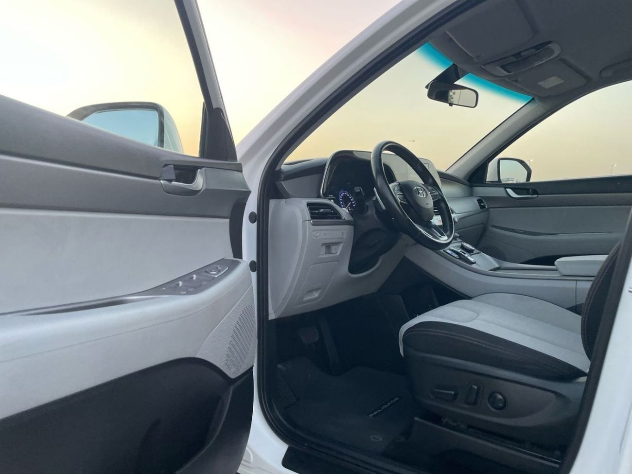 Hyundai Palisade 2022 Hyundai Palisade Comfort Edition 3.5L V6 - GCC MidOption+ - 7 Seater - AWD 4x4 -