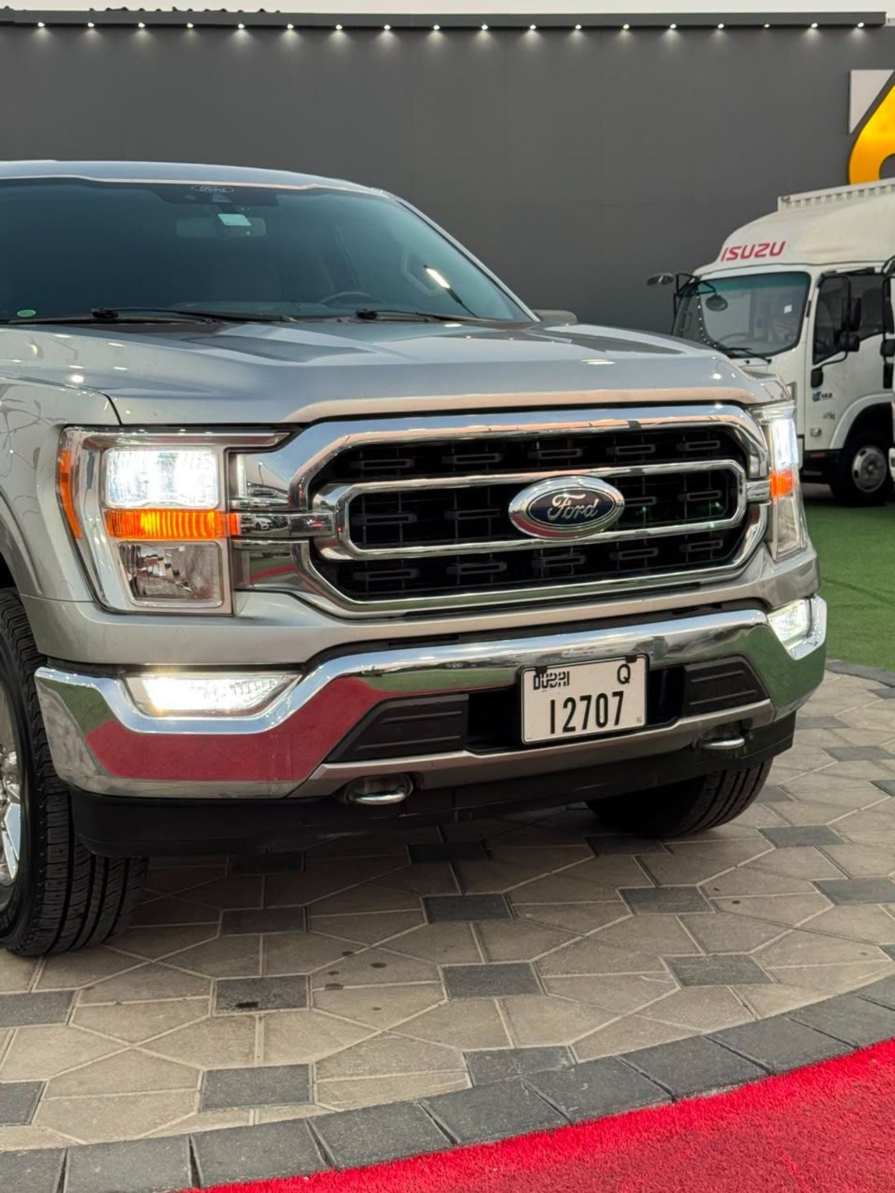 Ford F-150 XLT CREW CAB