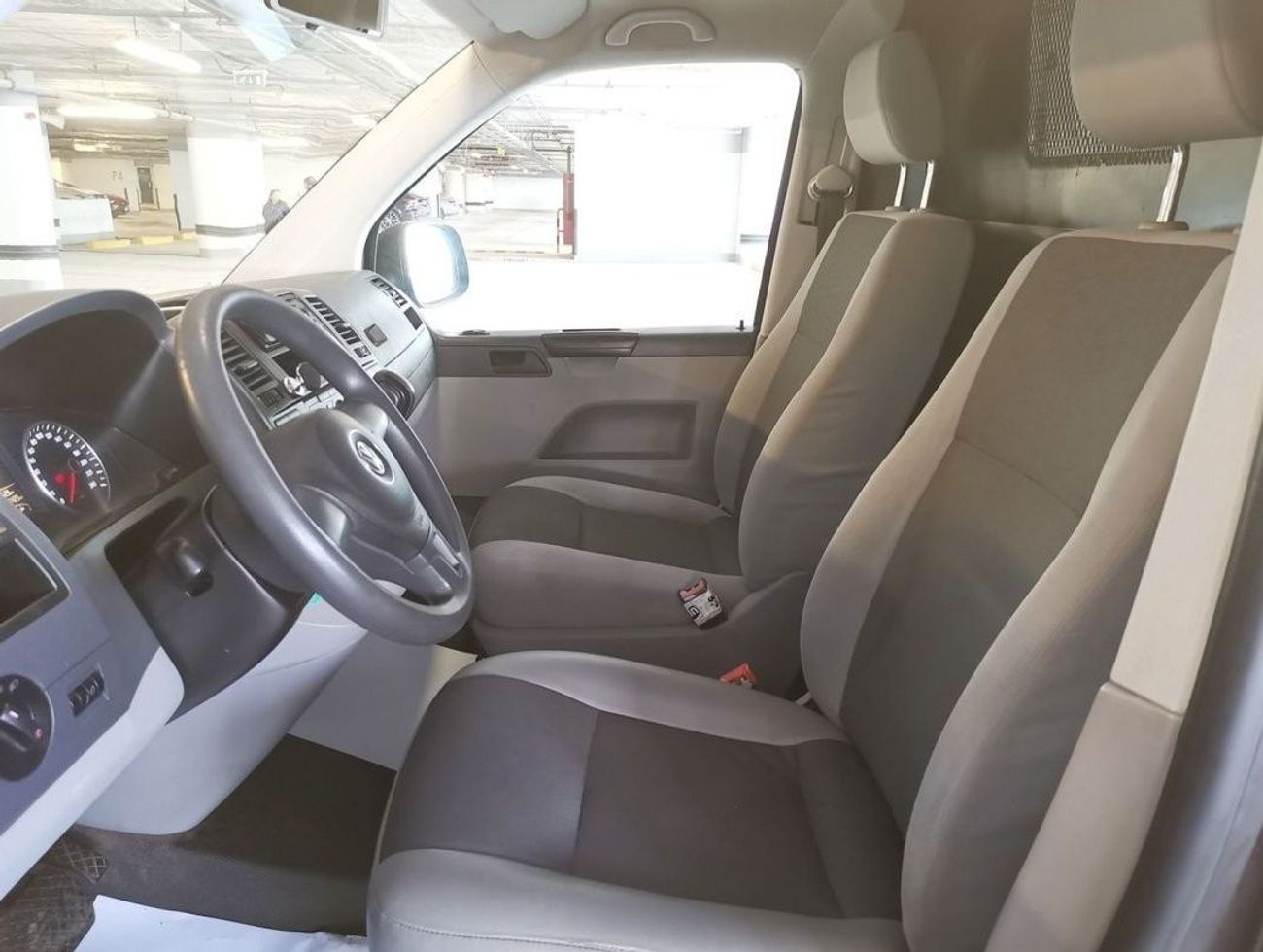 Volkswagen T6 Transporter Volkswagen Transporter LONG Wheel Base AUTOMATIC 2015 Model GCC Specs With Full Service History In P