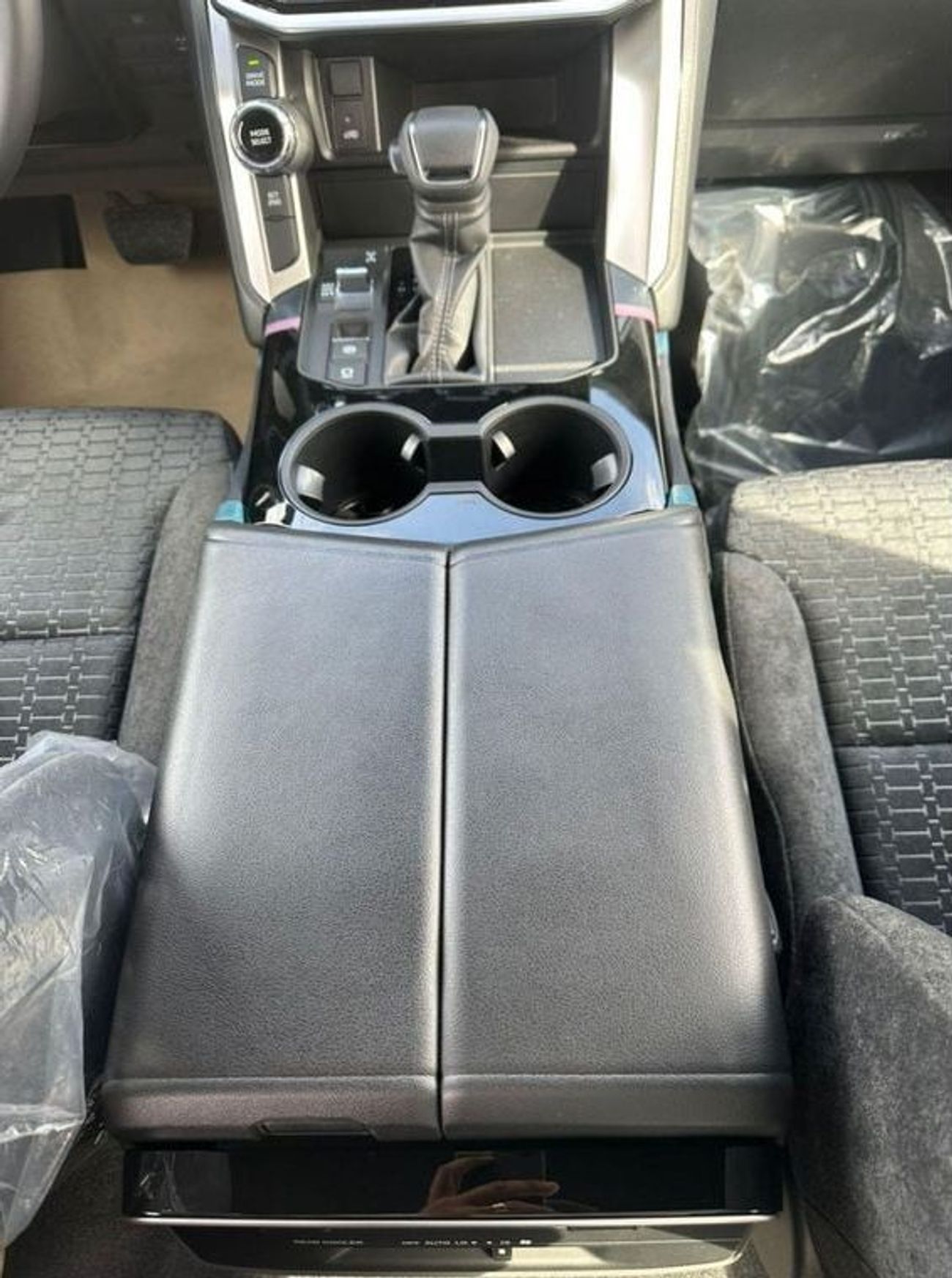 Toyota Land Cruiser 2025 Toyota Land Cruiser GXR AX 3.5L Twin Turbo AT Petrol