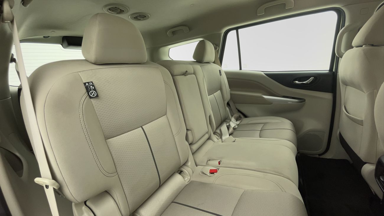 نيسان إكستيرا SE 2.5 | بدون دفعة مقدمة | اختبار القيادة في المنزل