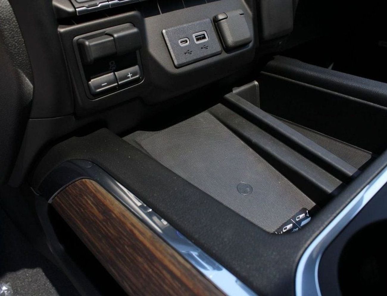 Chevrolet Silverado High Country Diesel V8 6.6 L Turbo Diesel