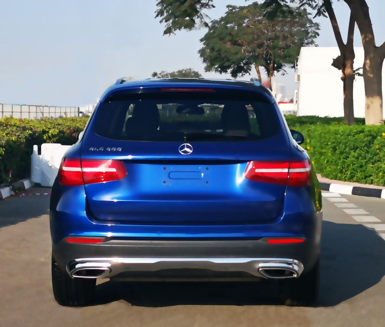 Mercedes-Benz GLC 300 2.0L-4CYL Full Option-Excellent Condition American Specs