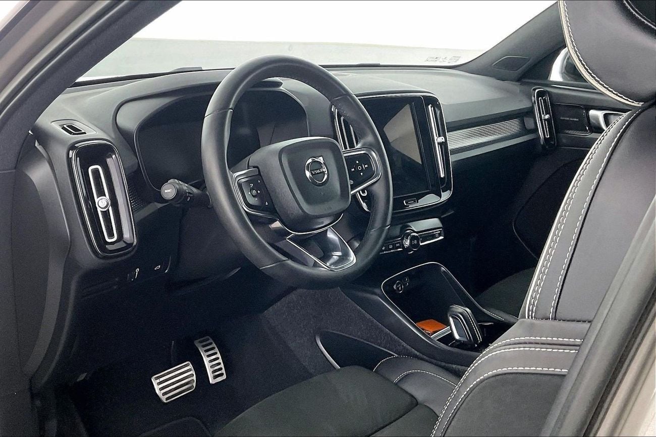 Volvo XC40 2.0 T4 190 FWD R-DESIGN AUTO | Guaranteed Warranty | 0 Down Payment