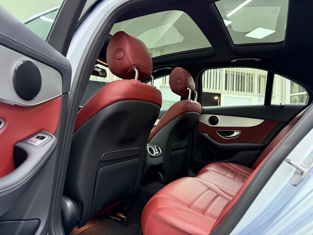 مرسيدس بنز C 200 GCC.. Perfect Condition .. AMG .. Panoramic