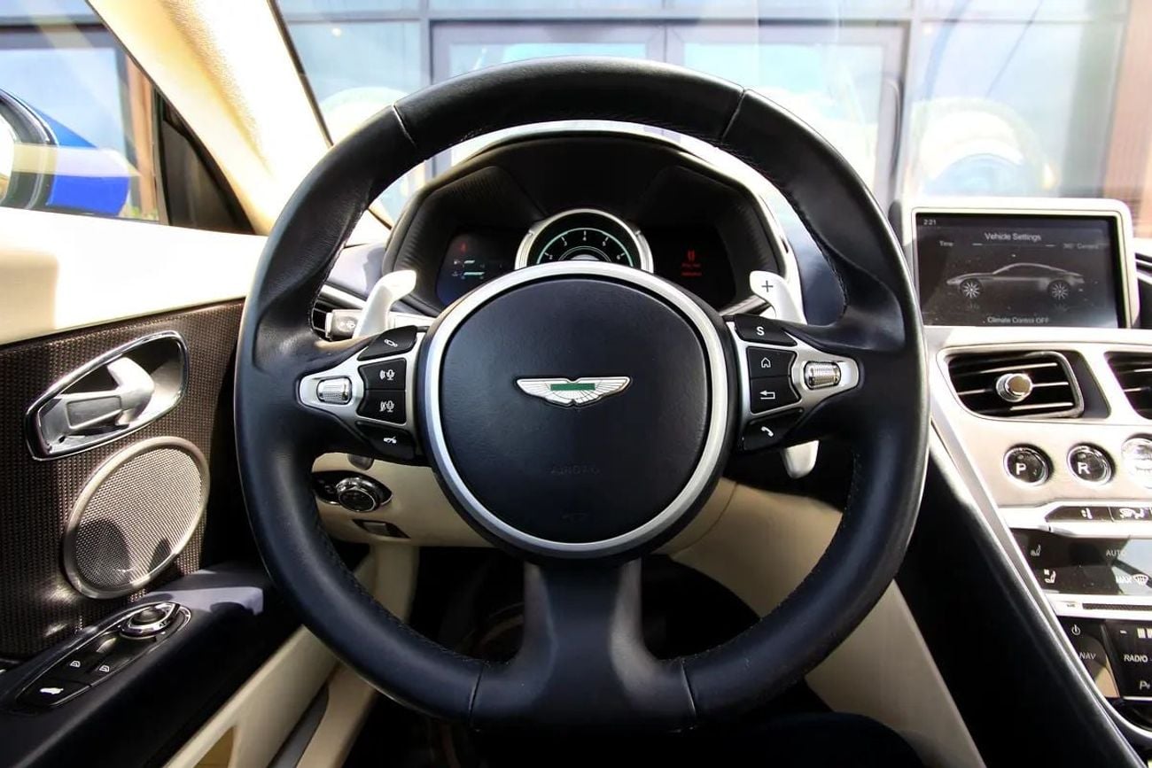 Aston Martin DB11 Aston Martin DB11 2017
