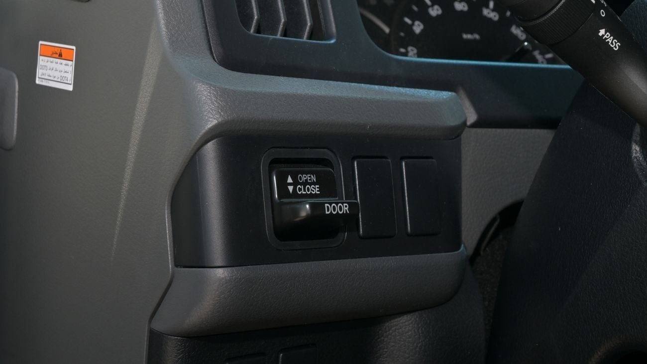 تويوتا كوستر 2.7L Petrol 2025