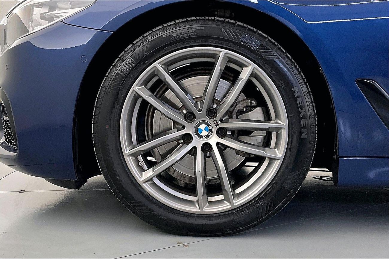 بي أم دبليو 520i M Sport | عرض العيد الحصري | خالية من أضرار الفيضانات