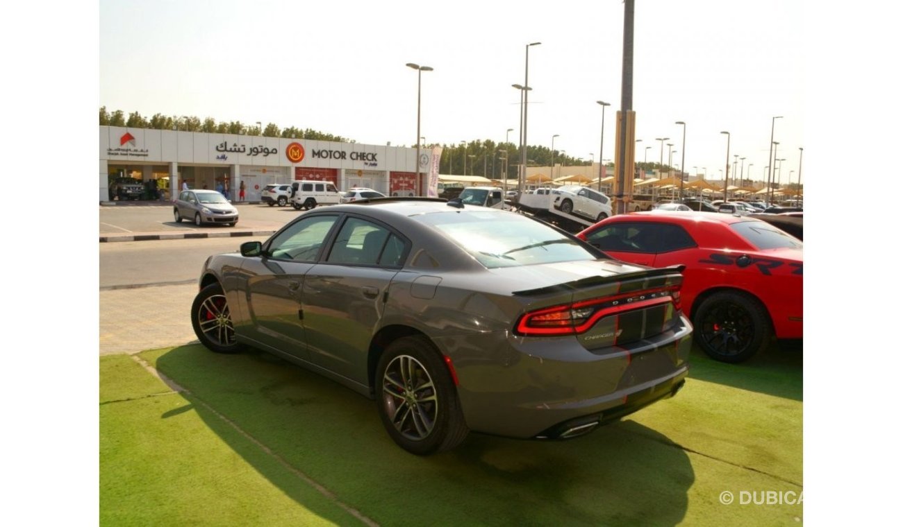 Dodge Charger SXT Plus The base engine is a 3.6-liter V6 with 292 horsepower and 352 Nm of torque. The engine is s