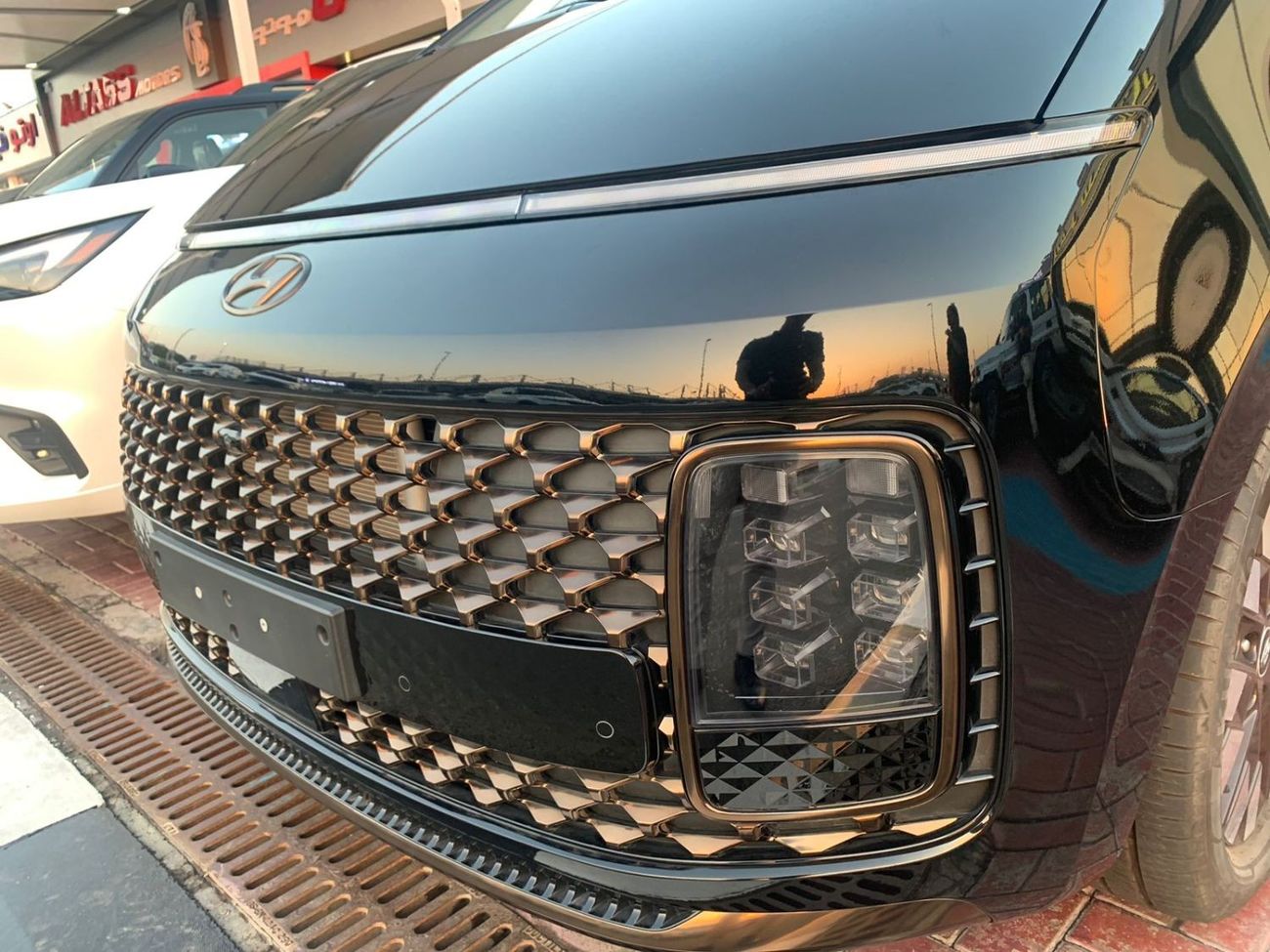 Hyundai Staria 2023 Hyundai Staria Premium C.E.O Edition 2.2L CRDI Automatic AWD